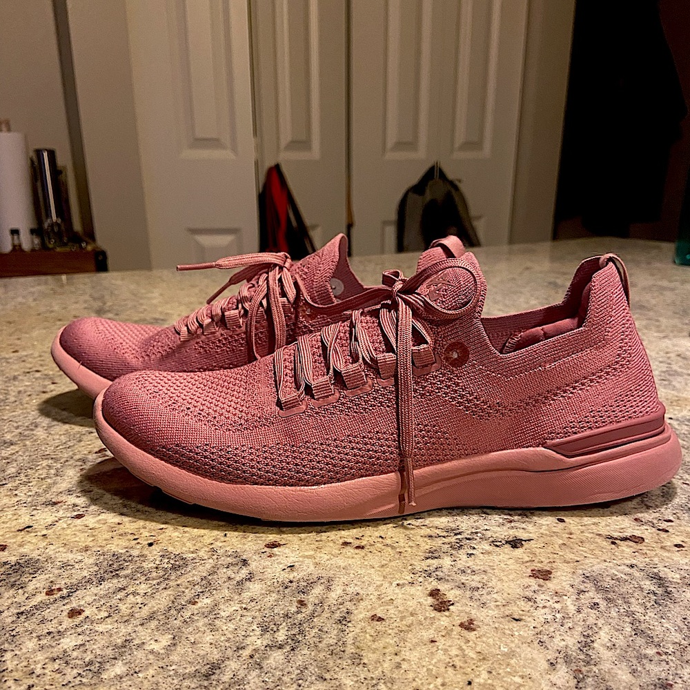 APL Techloom Breeze, size 7.5